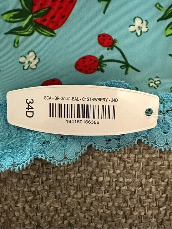 2 Adore Me and 1 Victoria’s Secret 34D bras - Picture 10 of 10